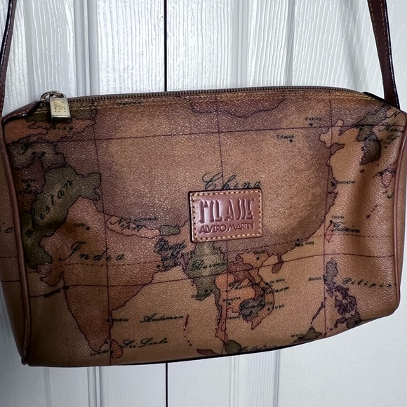 Vintage Alviero Martini 1a Classe Geo Map Italian Bag - Picture 3 of 13